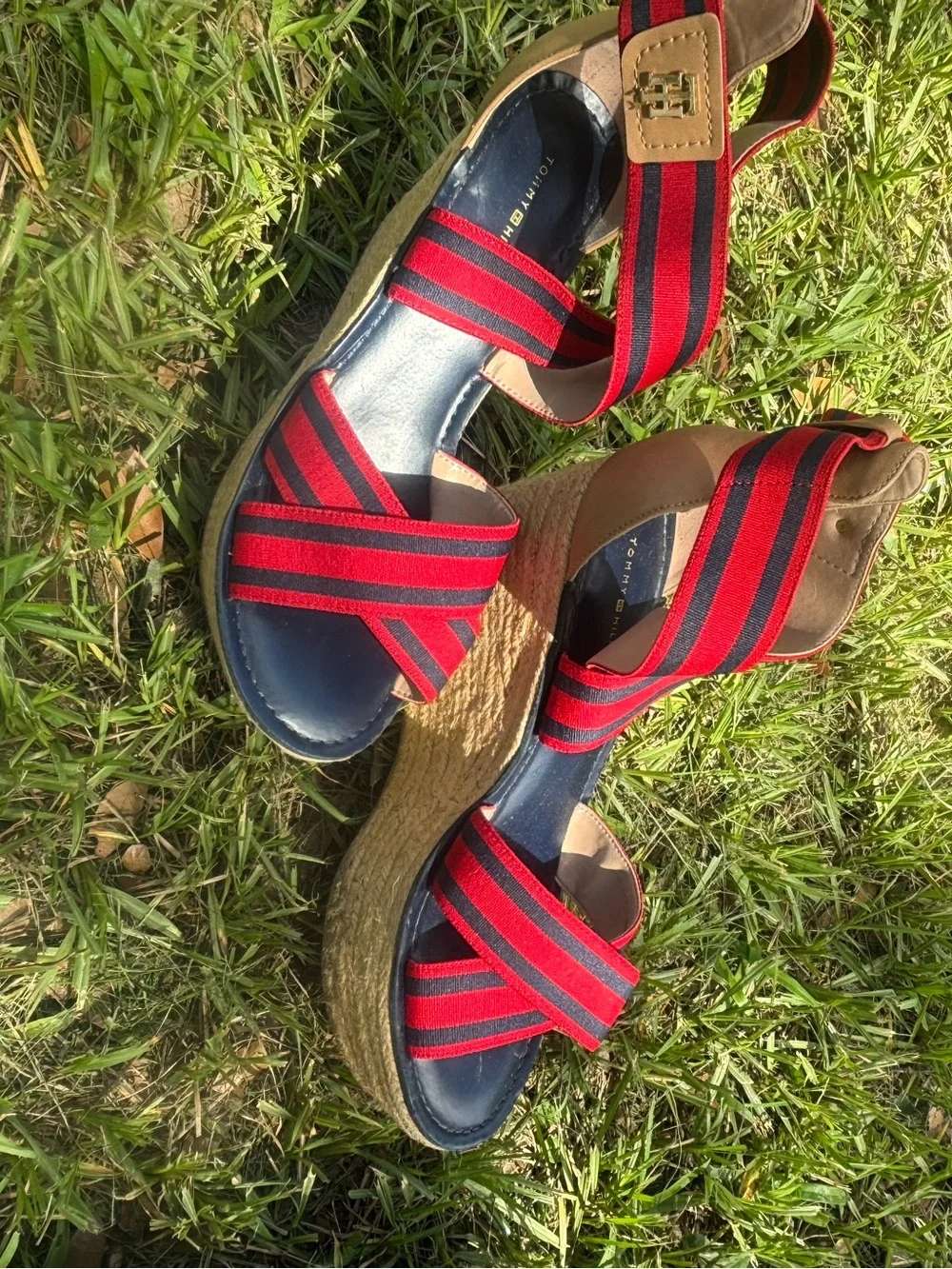 Tommy Hilfiger Red and Navy Striped Elastic Crossover Sandals Size 9.5